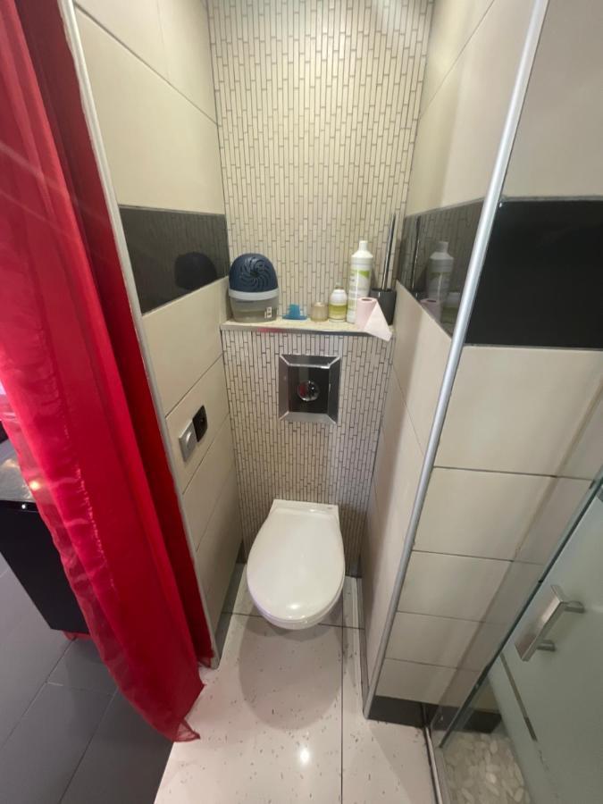 Zekri Lägenhet Livry-Gargan Exteriör bild