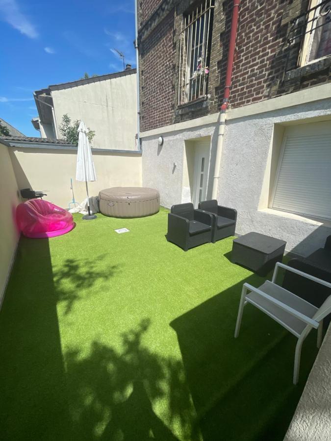 Zekri Lägenhet Livry-Gargan Exteriör bild